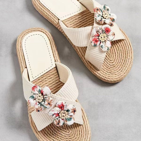 Trendy Indoor Outdoor Six Small Flower Slippers