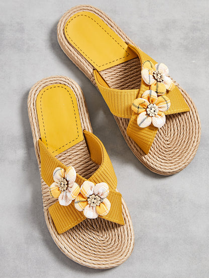 Trendy Indoor Outdoor Six Small Flower Slippers