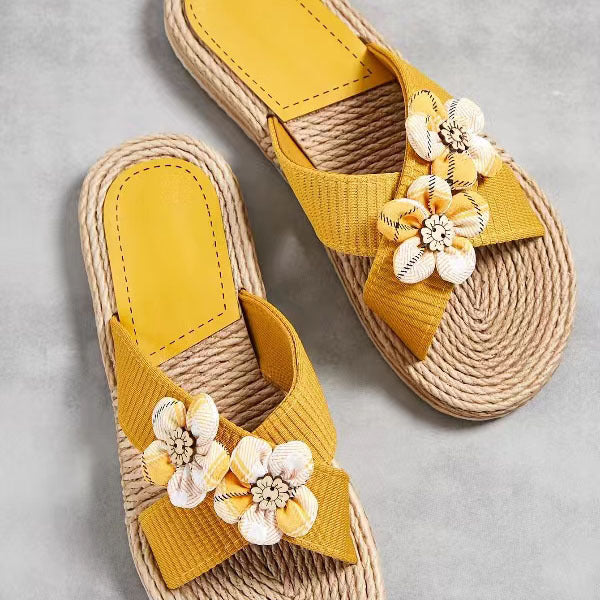 Trendy Indoor Outdoor Six Small Flower Slippers